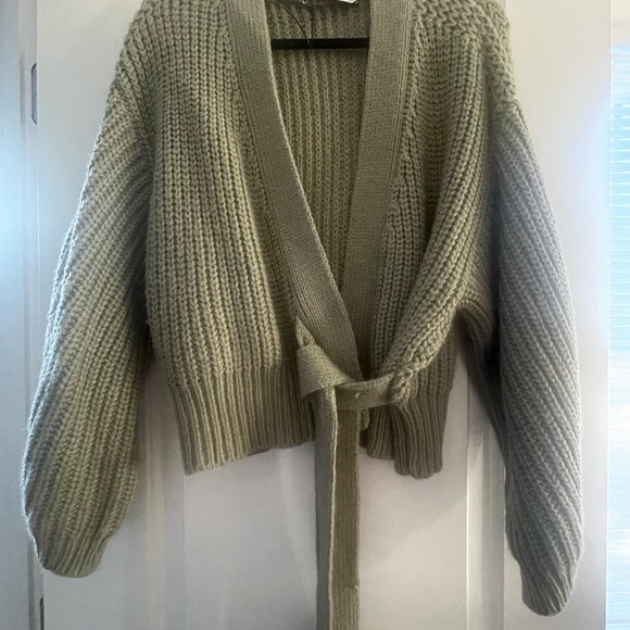 Zara wrap around sweater - Picture 3 of 4